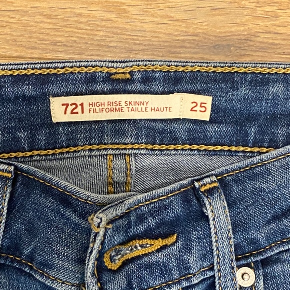 Levis 721 High Rise Skinny - 25 - NWOT - Picture 3 of 5